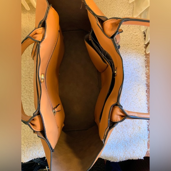 LONDON FOG AUTHENTIC PURSE - Picture 12 of 13